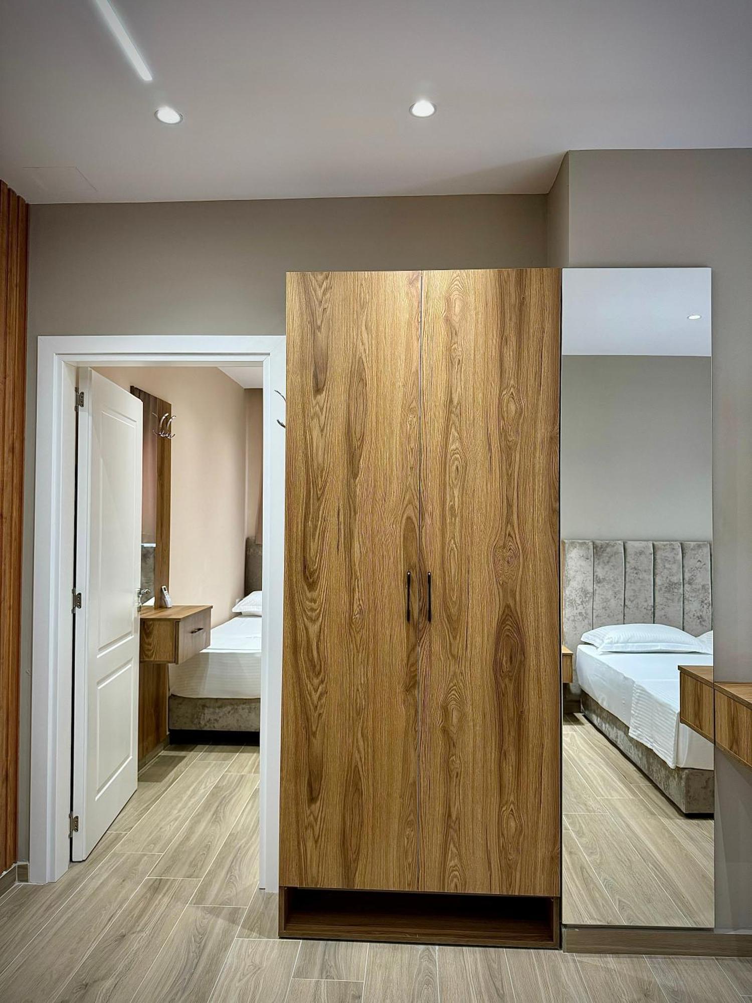 Hotel Vila Dedej Дуррес Экстерьер фото