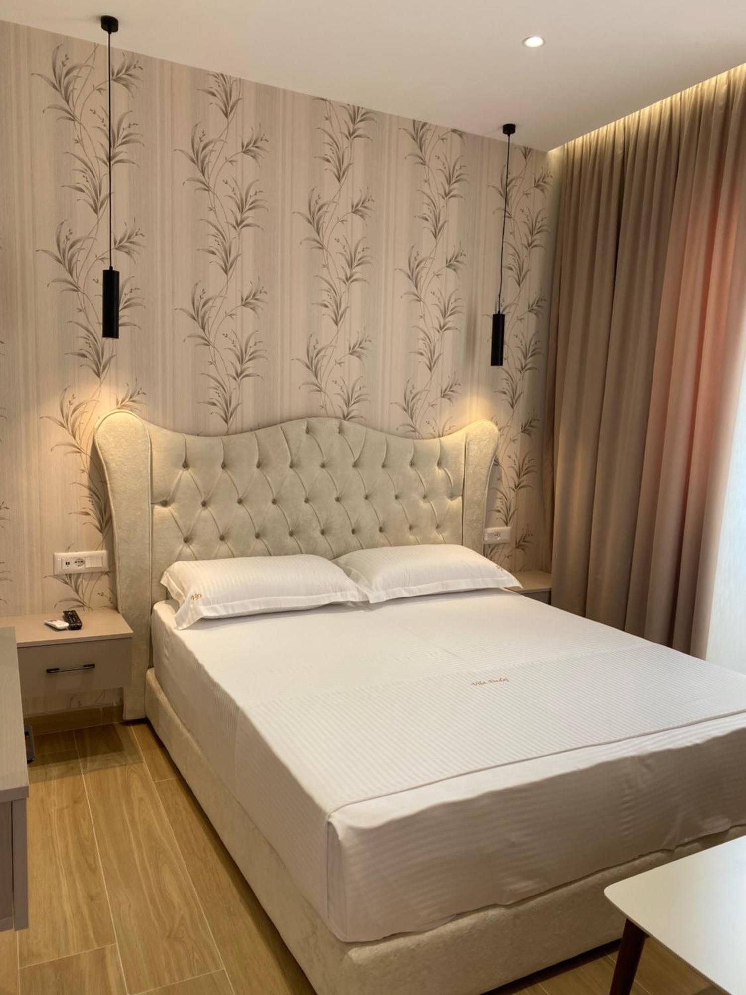 Hotel Vila Dedej Дуррес Экстерьер фото