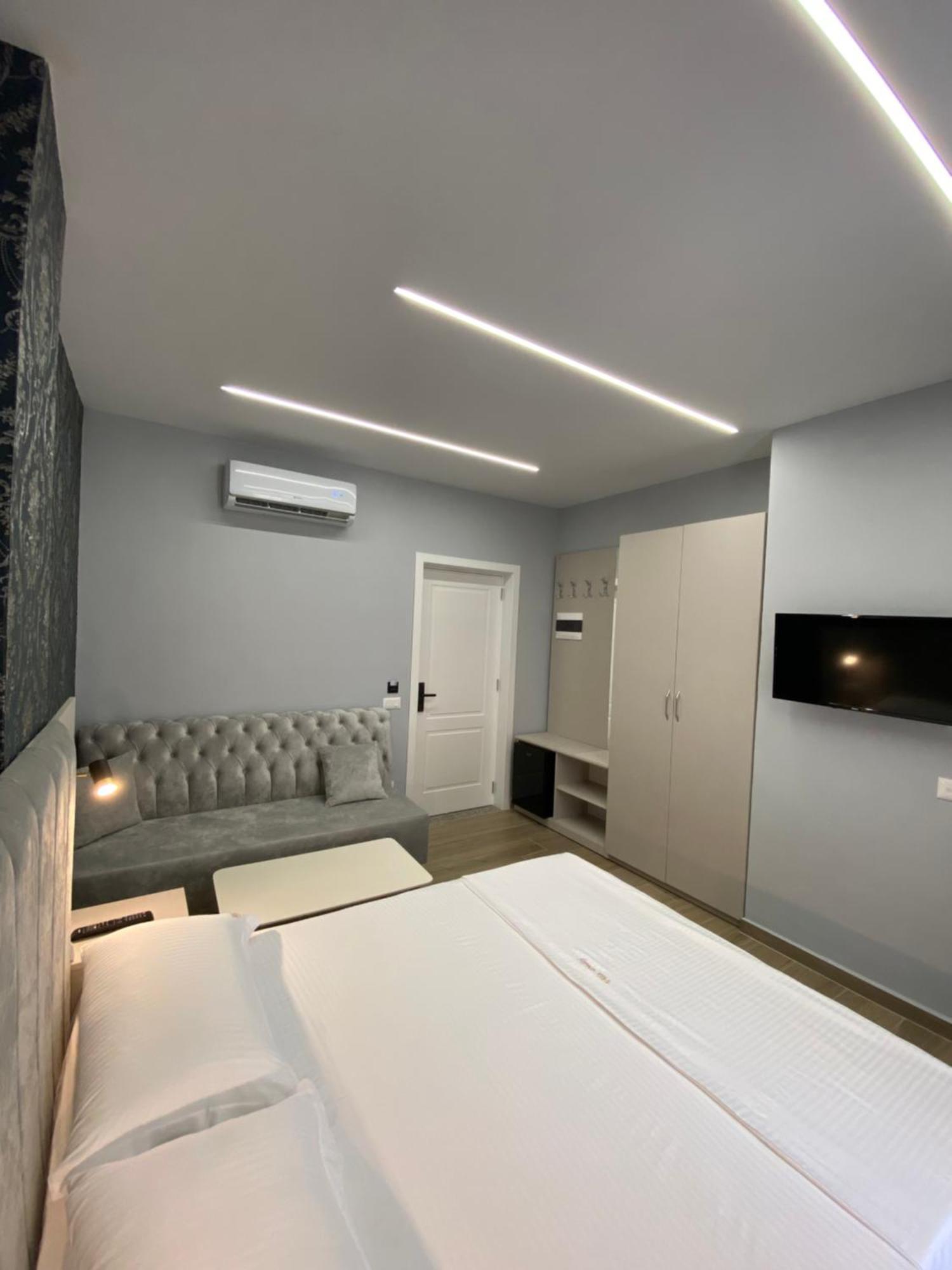 Hotel Vila Dedej Дуррес Экстерьер фото